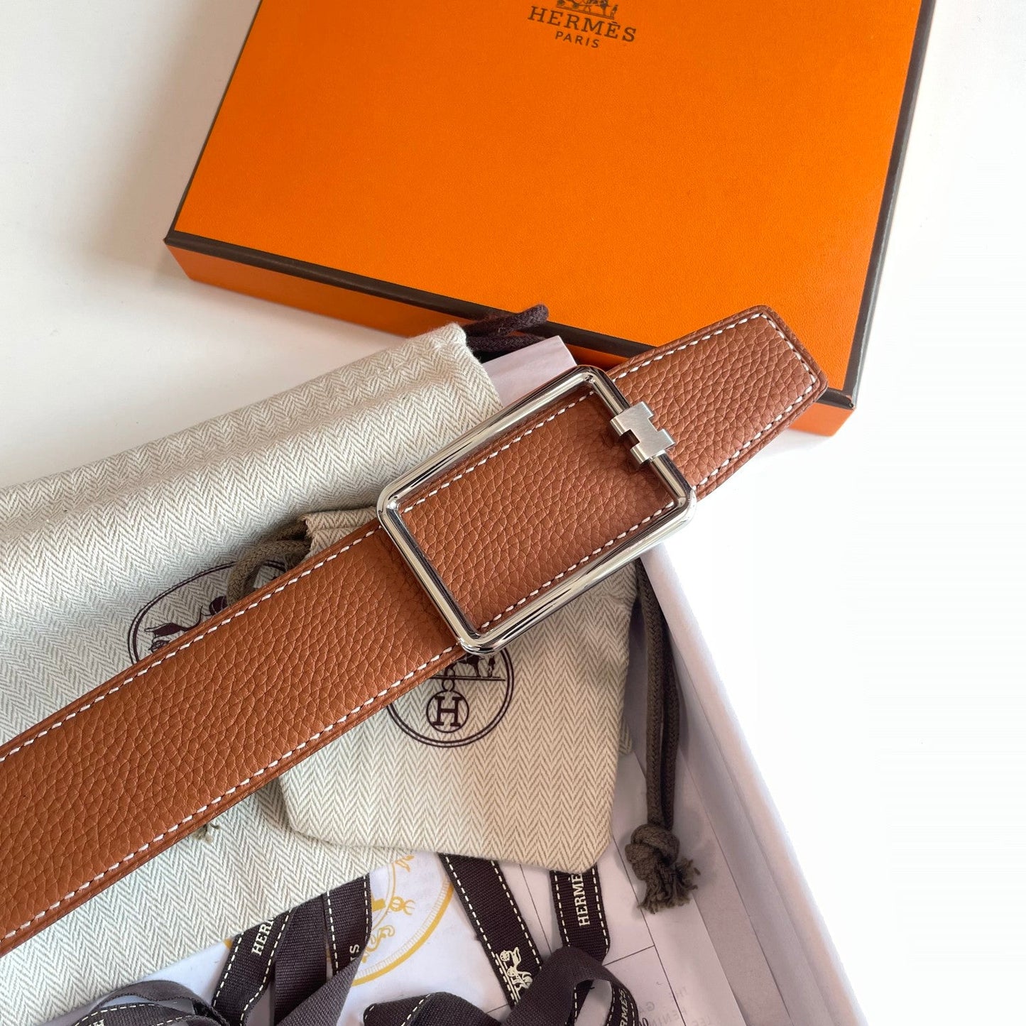 TUBE H BELT BUCKLE & REVERSIBLE BLACK AND CINNAMON BROWN LEATHER STRAP 38MM SILVER HARDWARE