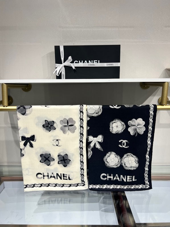 CC Scarf 185 CM In Black White Cashmere Silk 413590