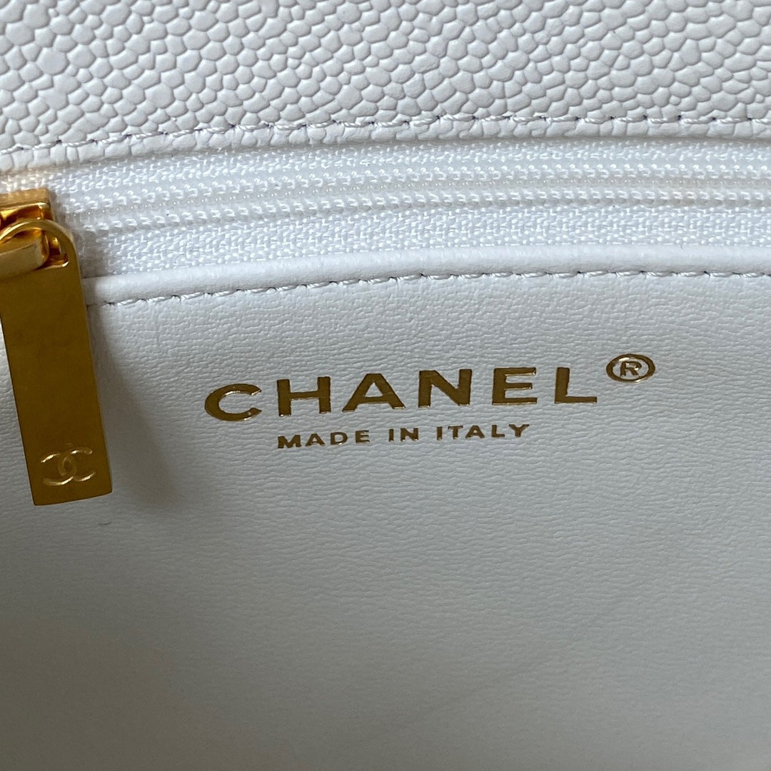 Flap Bag 20cm White Caviar Gold Hardware