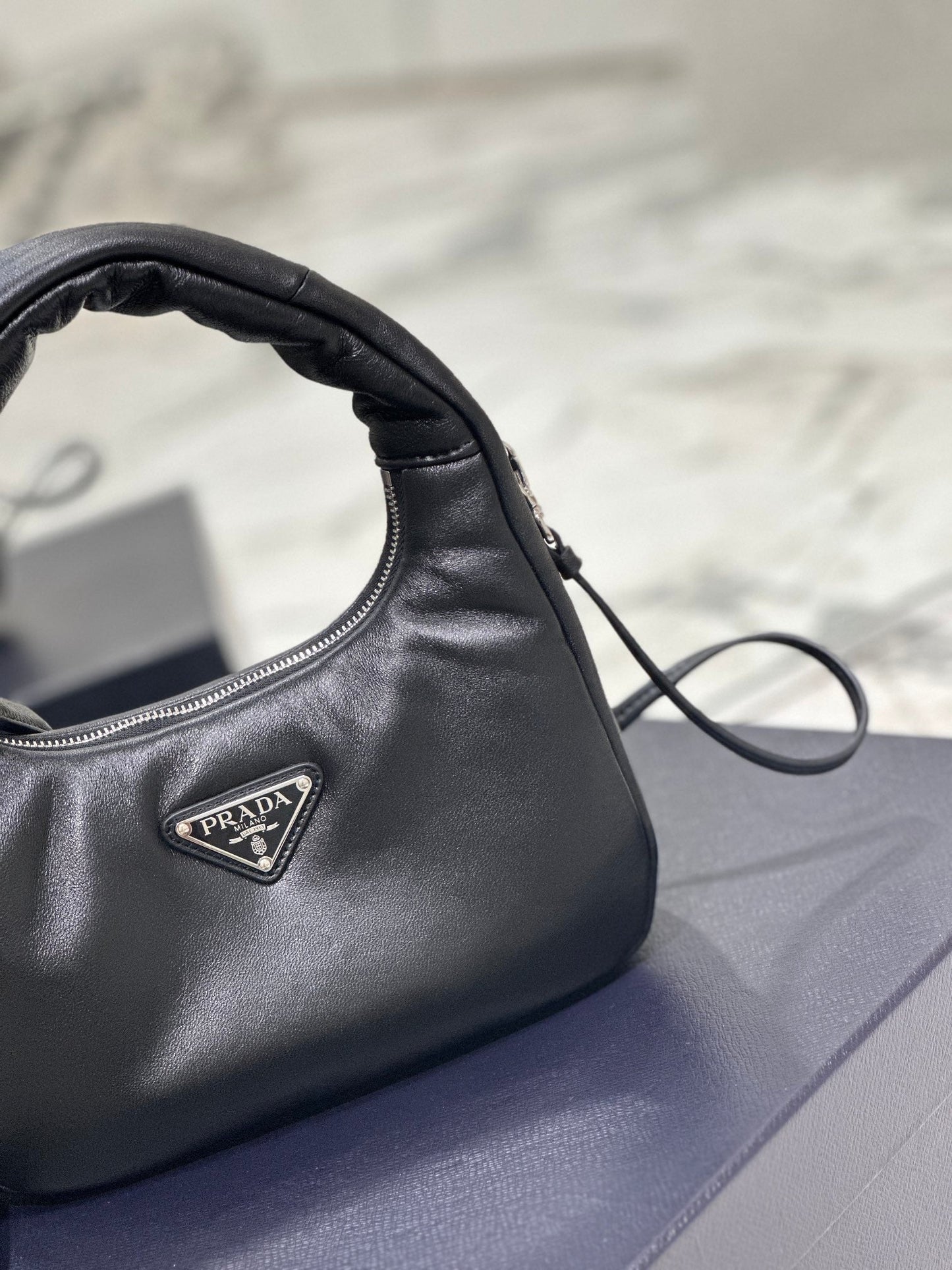 HOBO BAG 21 IN BLACK SOFT LAMBSKIN