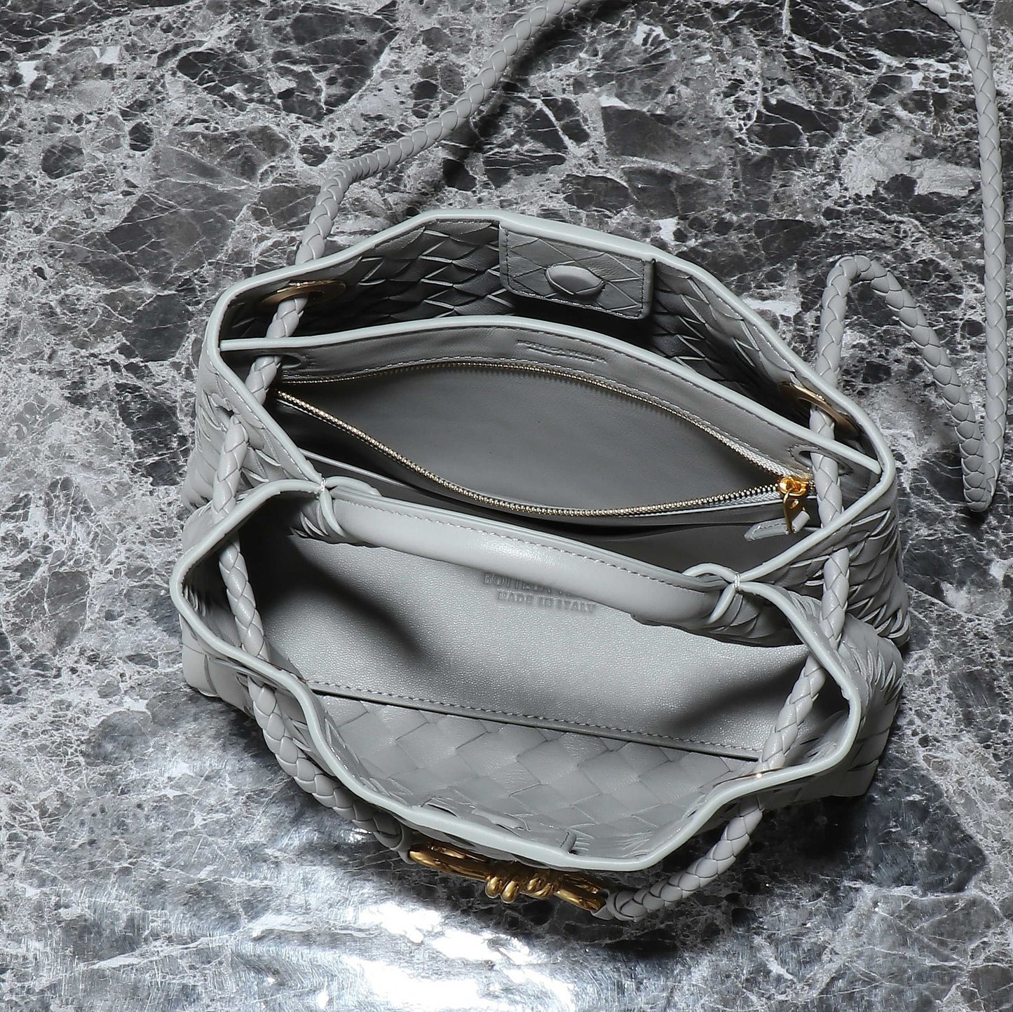 BV 2025 Andiamo 25cm Sterling Color Lambskin