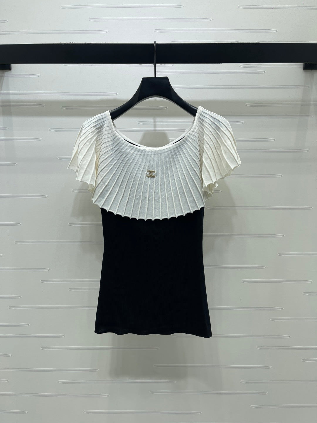 Chanel 2026 Pleated Collar Top Black and White Polyester Viscose