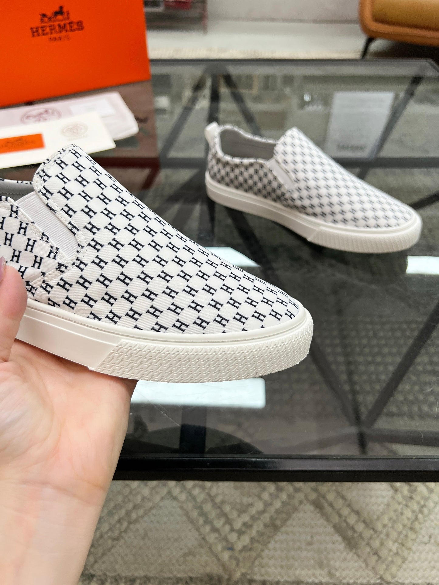 HM Men's Lucky Slip-on White Printed Fabric 741691