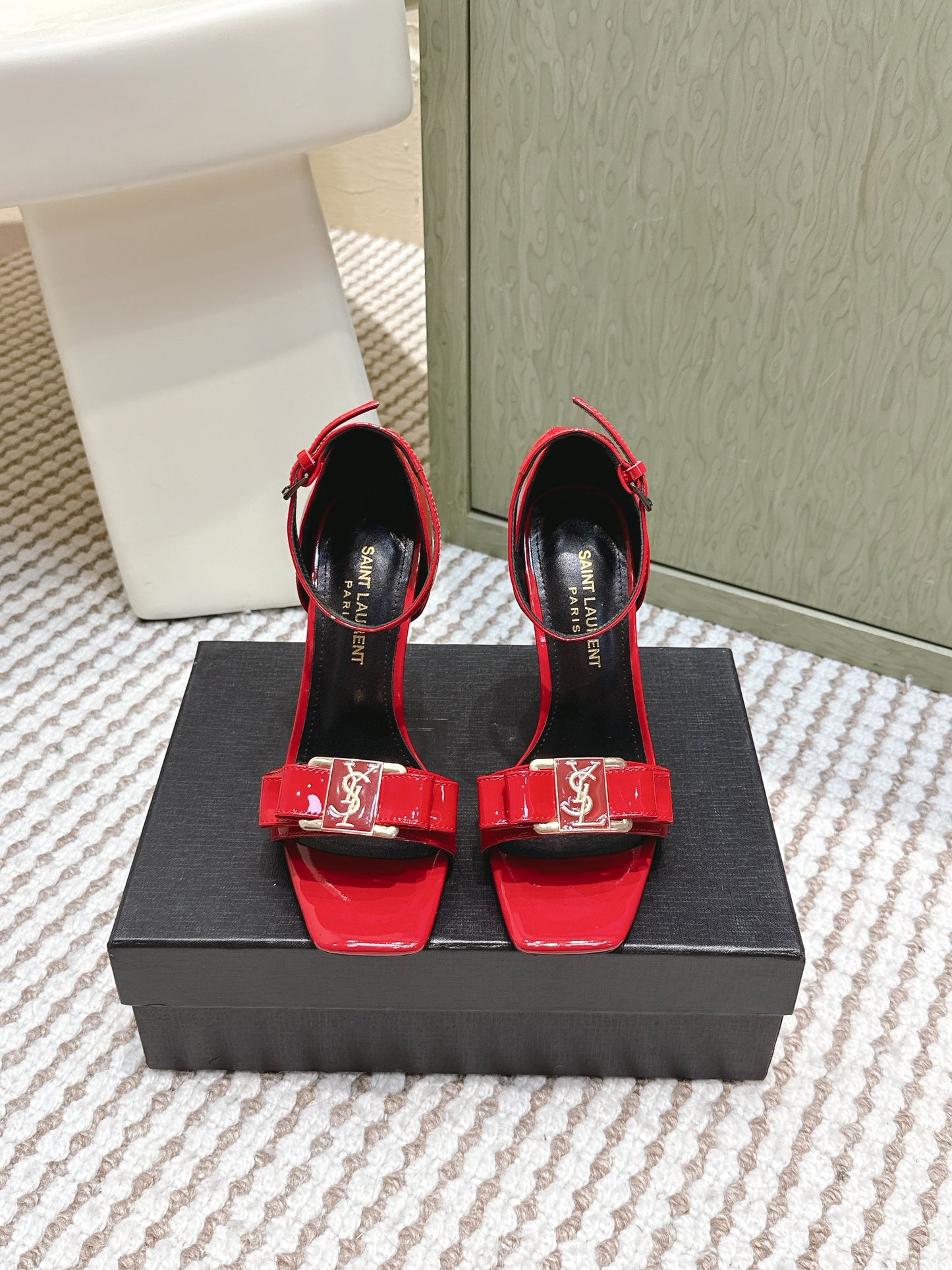 YSL 26ss High-Heeled Sandals 85 Red Black Patent Leather 654677