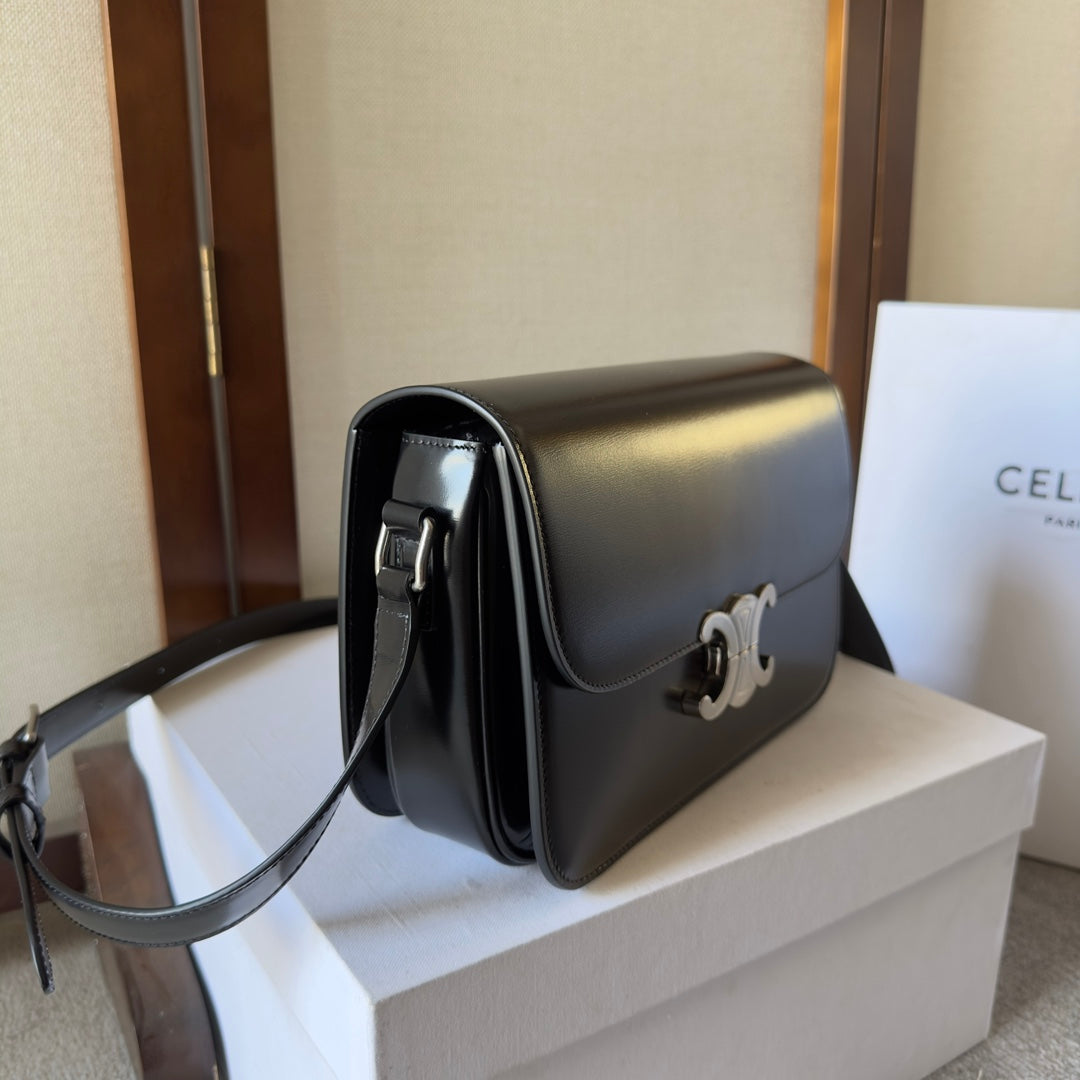 classique triomphe 22 black calfskin silver hardware