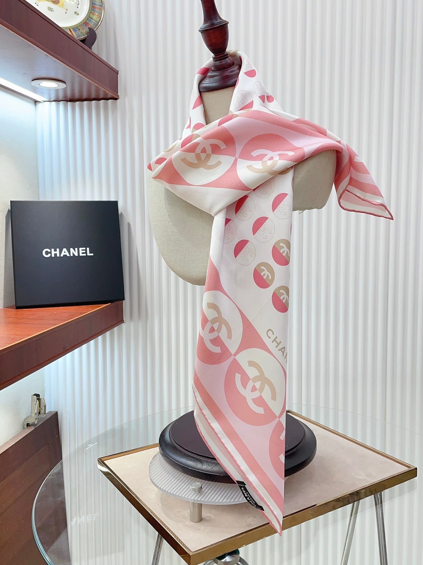 CC Square Scarf 90 CM In White Mix Pink Silk Twill 206464