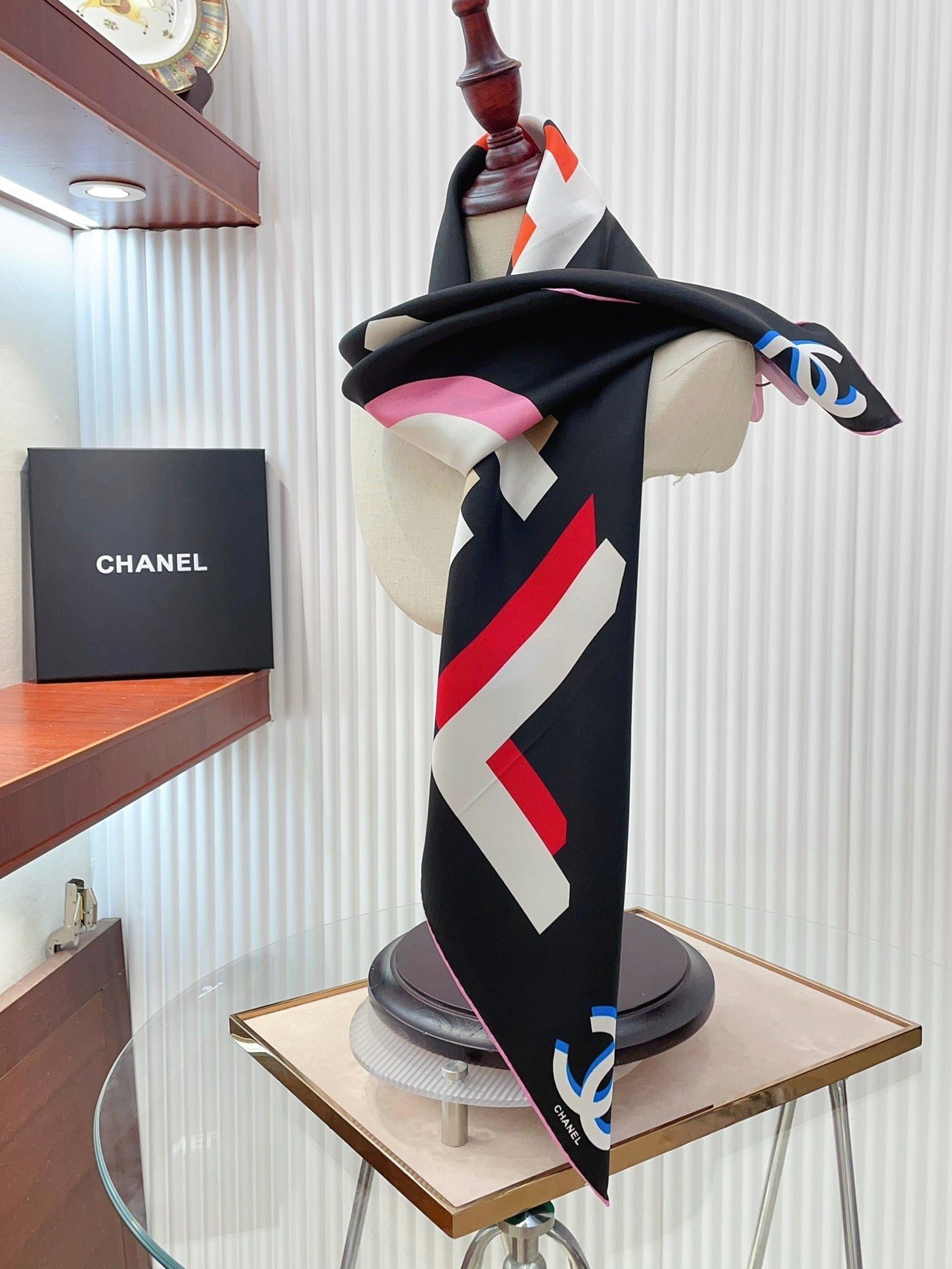 CC Square Scarf 90 CM In Black Colorful Silk Twill 206468