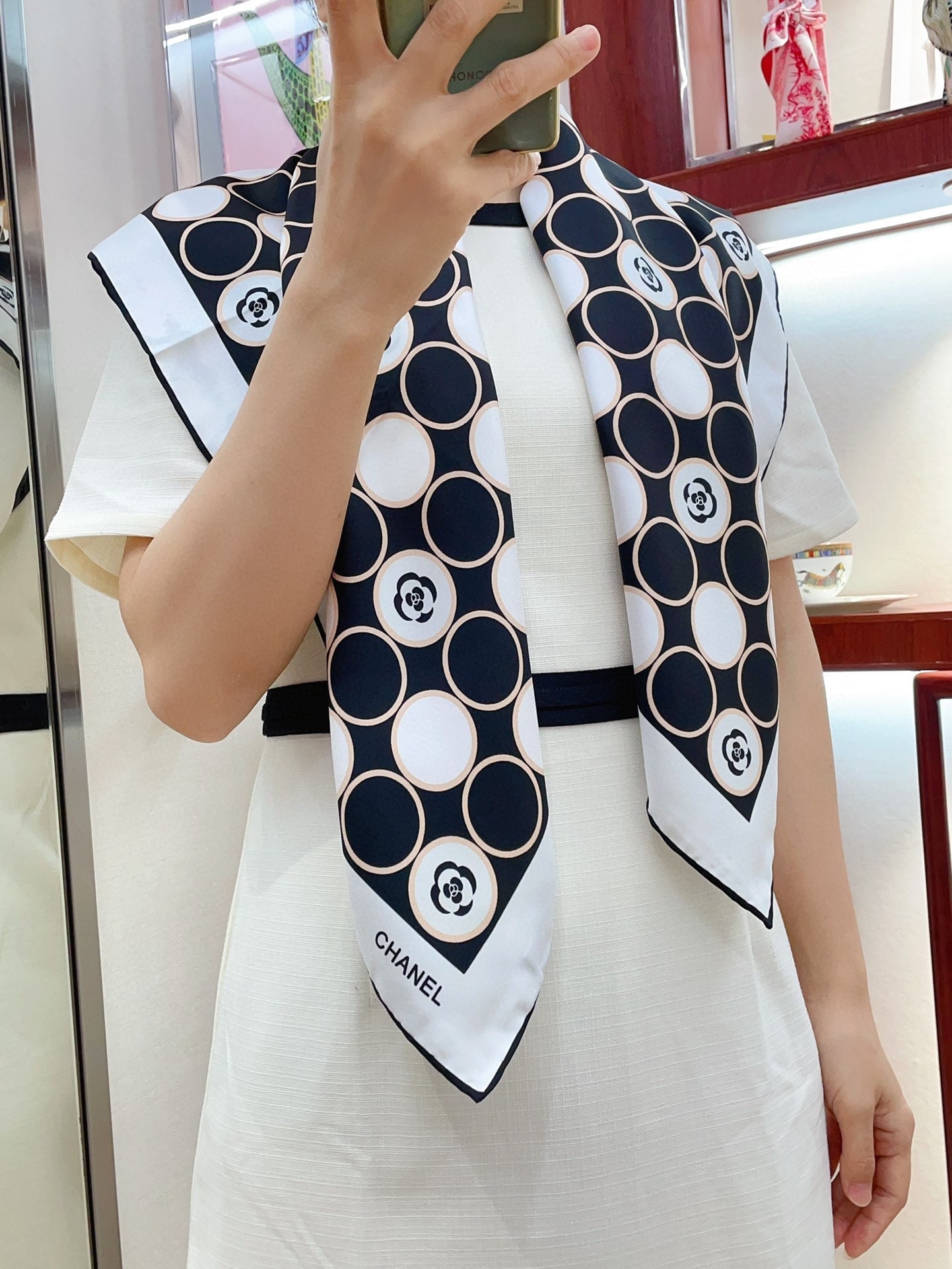 CC Square Scarf 90 CM In Black Mix White Silk Twill 350415