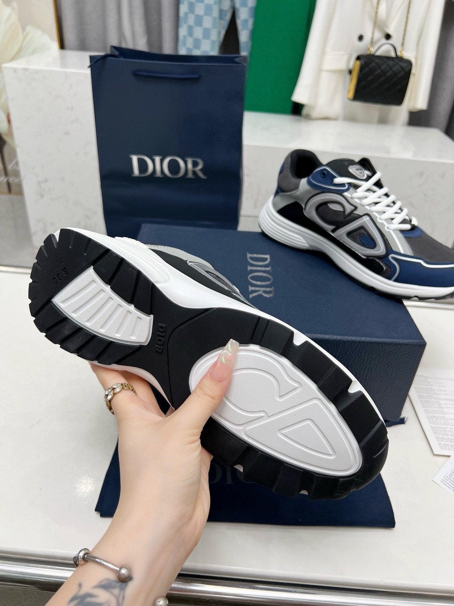 CD B30 SNEAKER ANCHOR AND TRUE BLUE MESH FABRIC