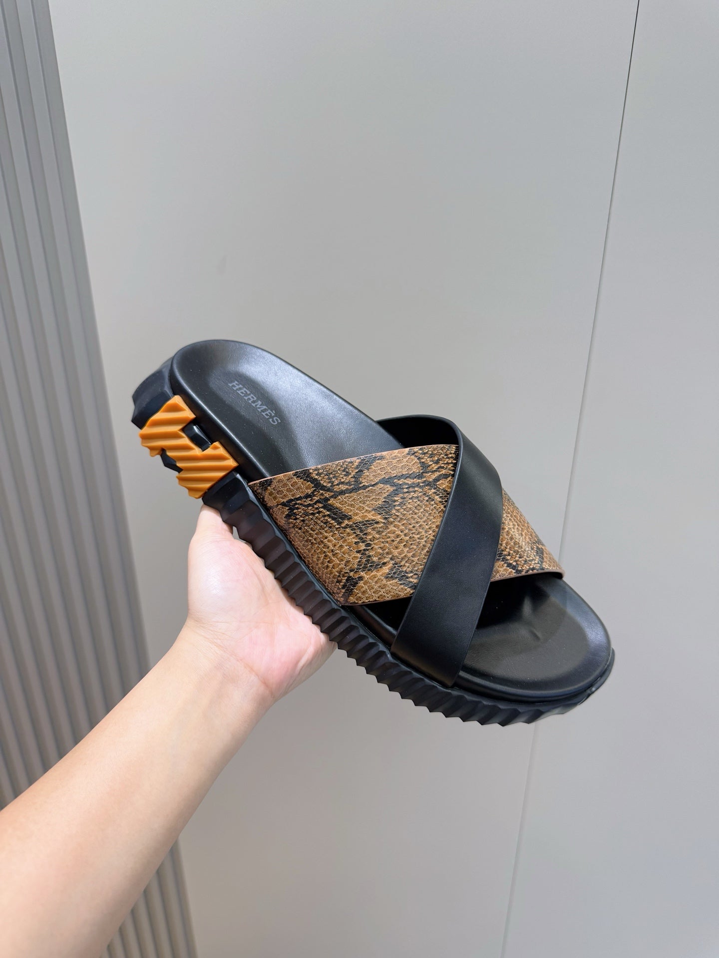 HM Men's Infra Slide Black Brown Cowhide 599991