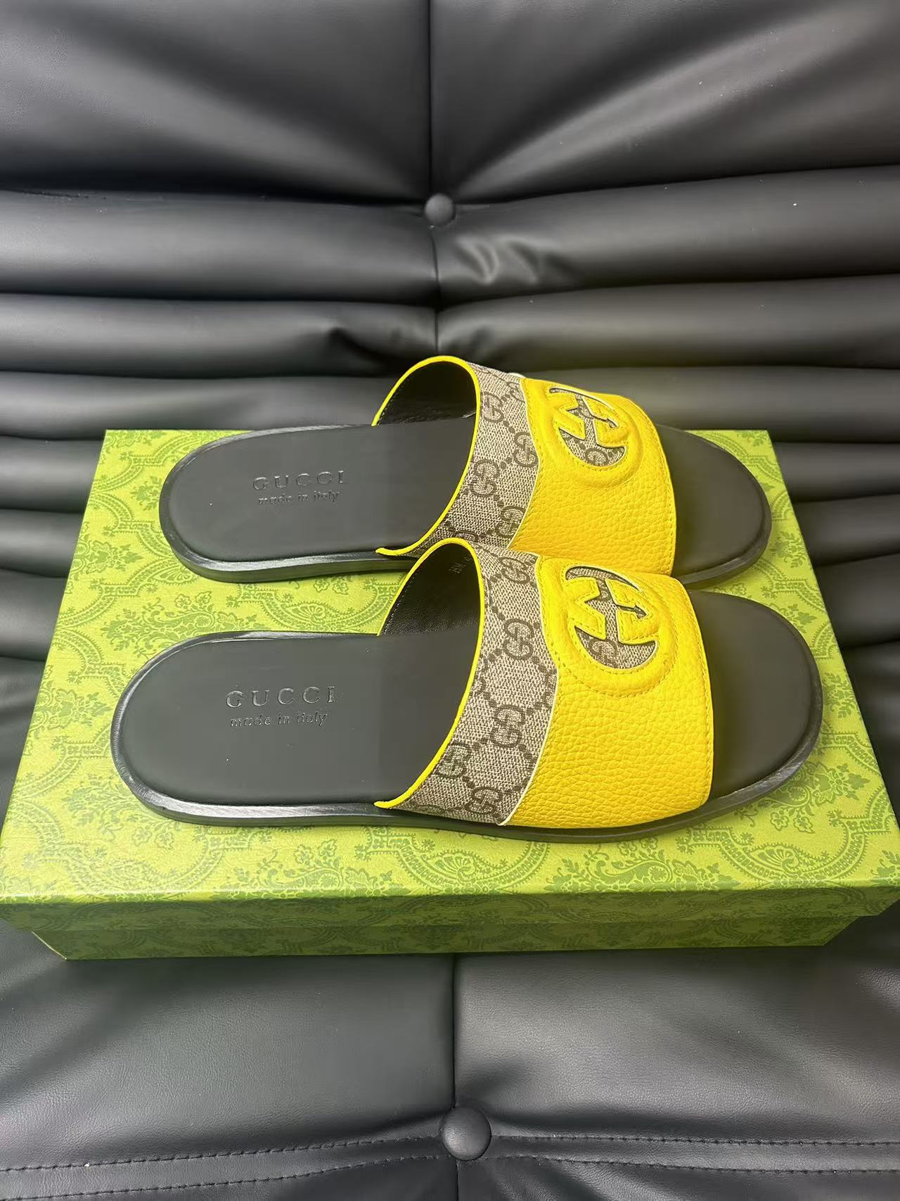 GG Men's 25 Slide Yellow Brown Calfskin 540252
