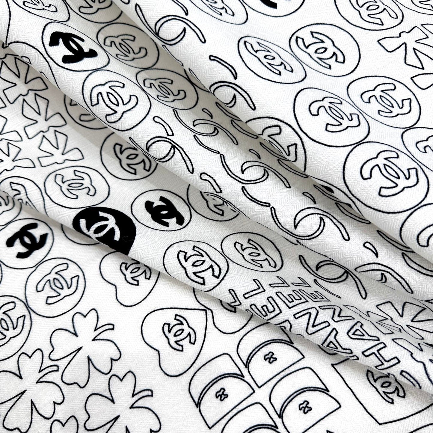 CC Square Scarf 140 CM In White Silk 424550