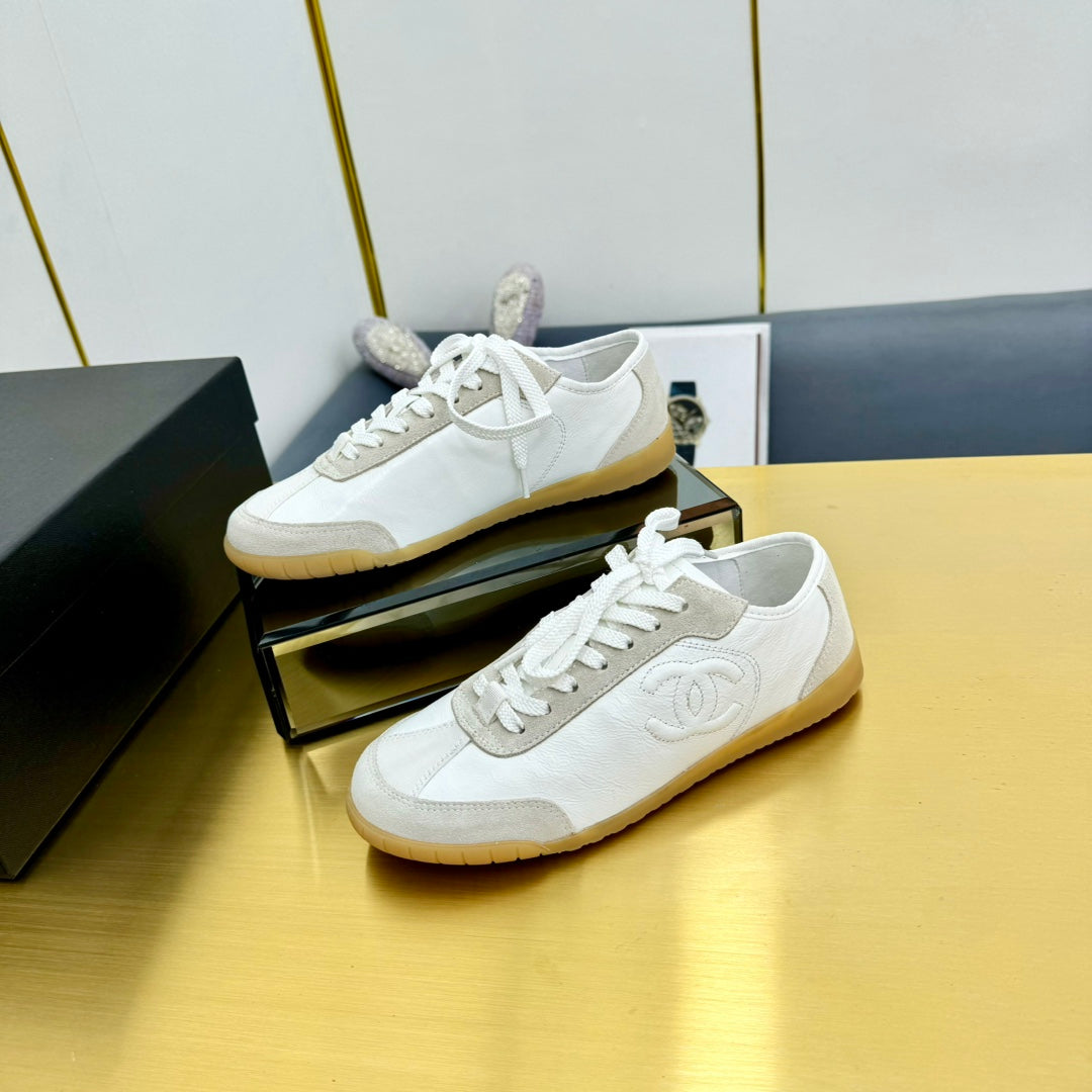 CC SNEAKER IN WHITE CALFSKIN AND SUEDE