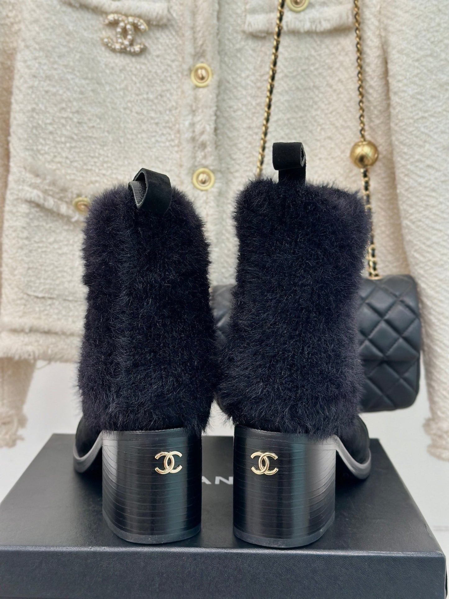 CC Short Boots 60mm Black Suede And Wool Yarn