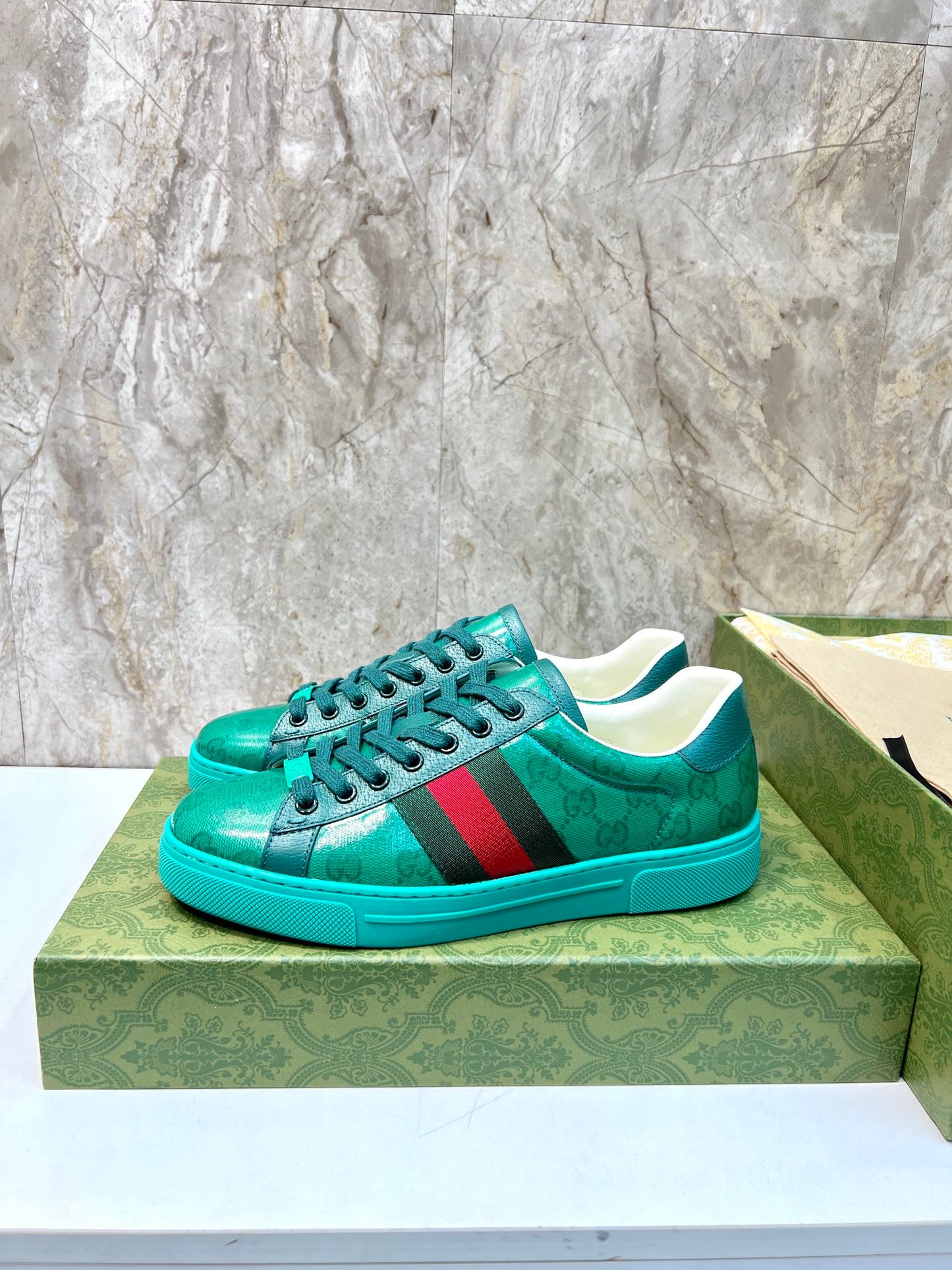 GG Men's ACE Sneaker Green Calfskin 525958