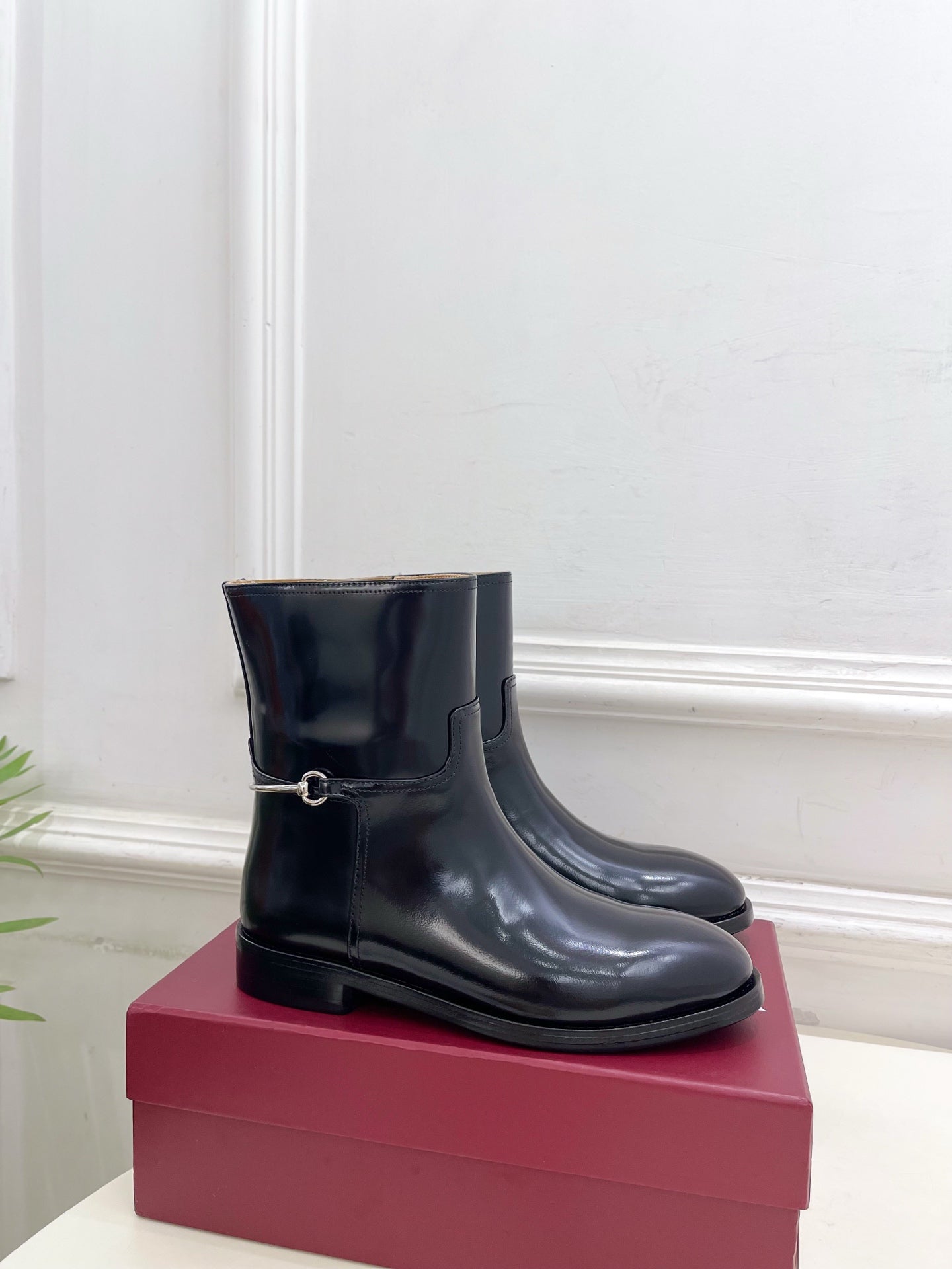Gucci 25π¬π¬ horsebit ankle boots black patent calfskin 435384