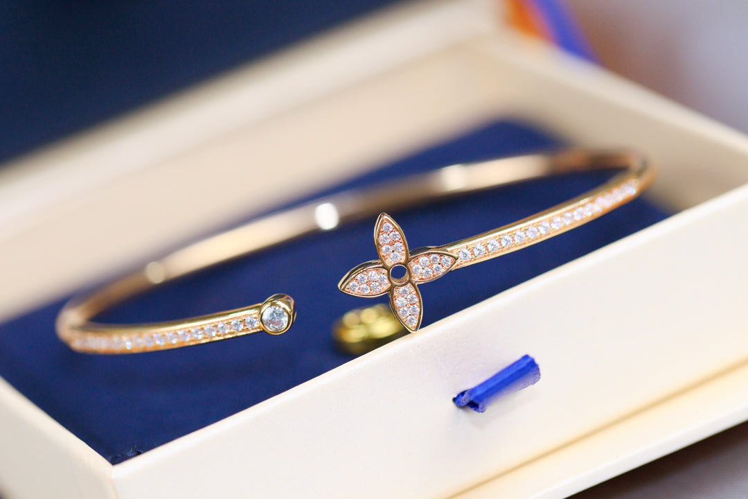 LV IDYLLE PINK GOLD OPEN BRACELET DIAMOND PAVED