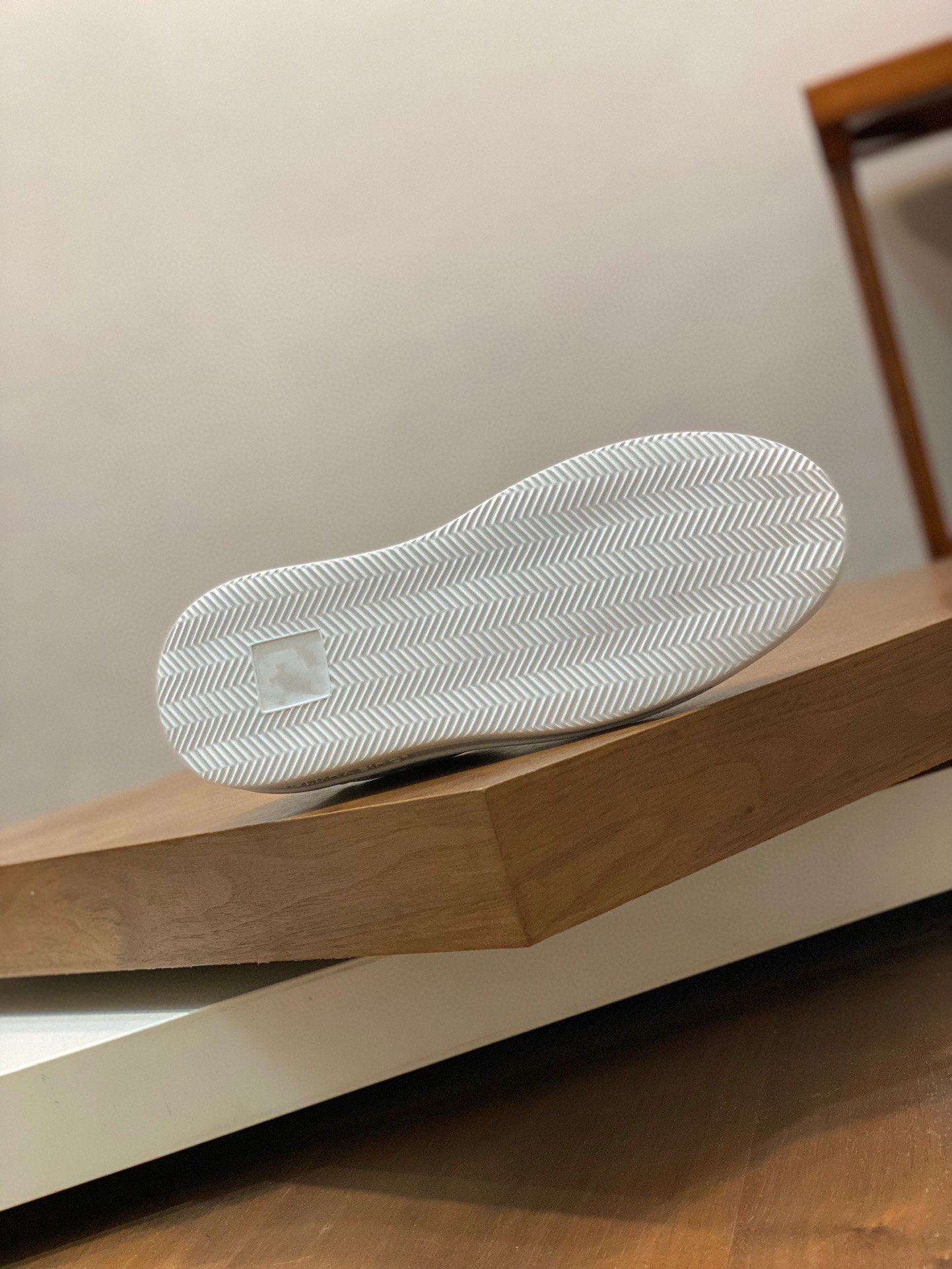 LV BEVERLY WHITE SNEAKER