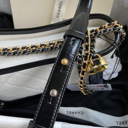 Chanel 25 Gabrielle Black White  20cm Calfskin 289506