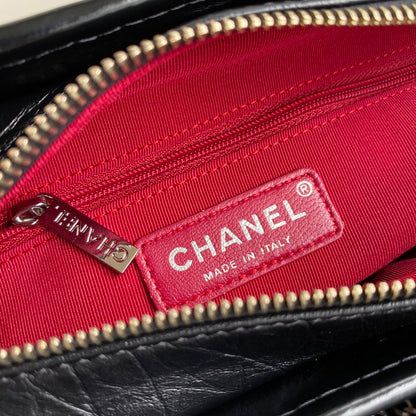 Chanel 25 Gabrielle Black 20cm Calfskin 289505