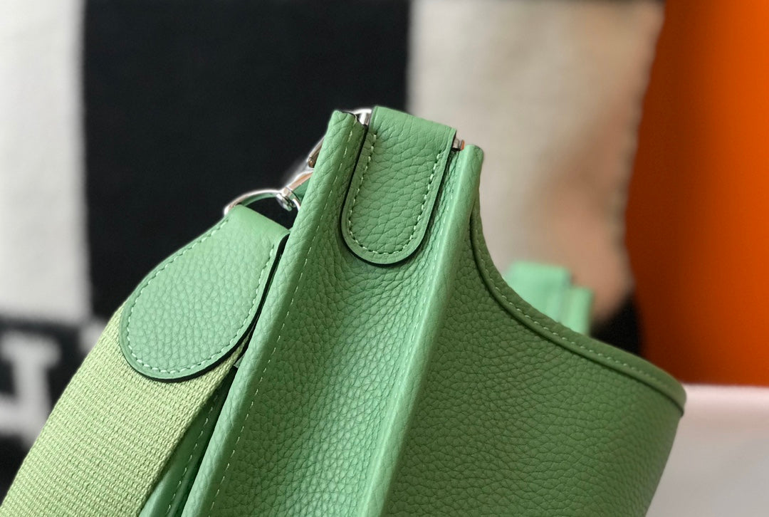 Evelyne 29cm Green Togo Shw