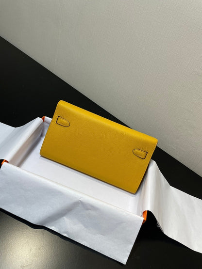 kelly to go wallet 20.5 yellow epsom silver hardware