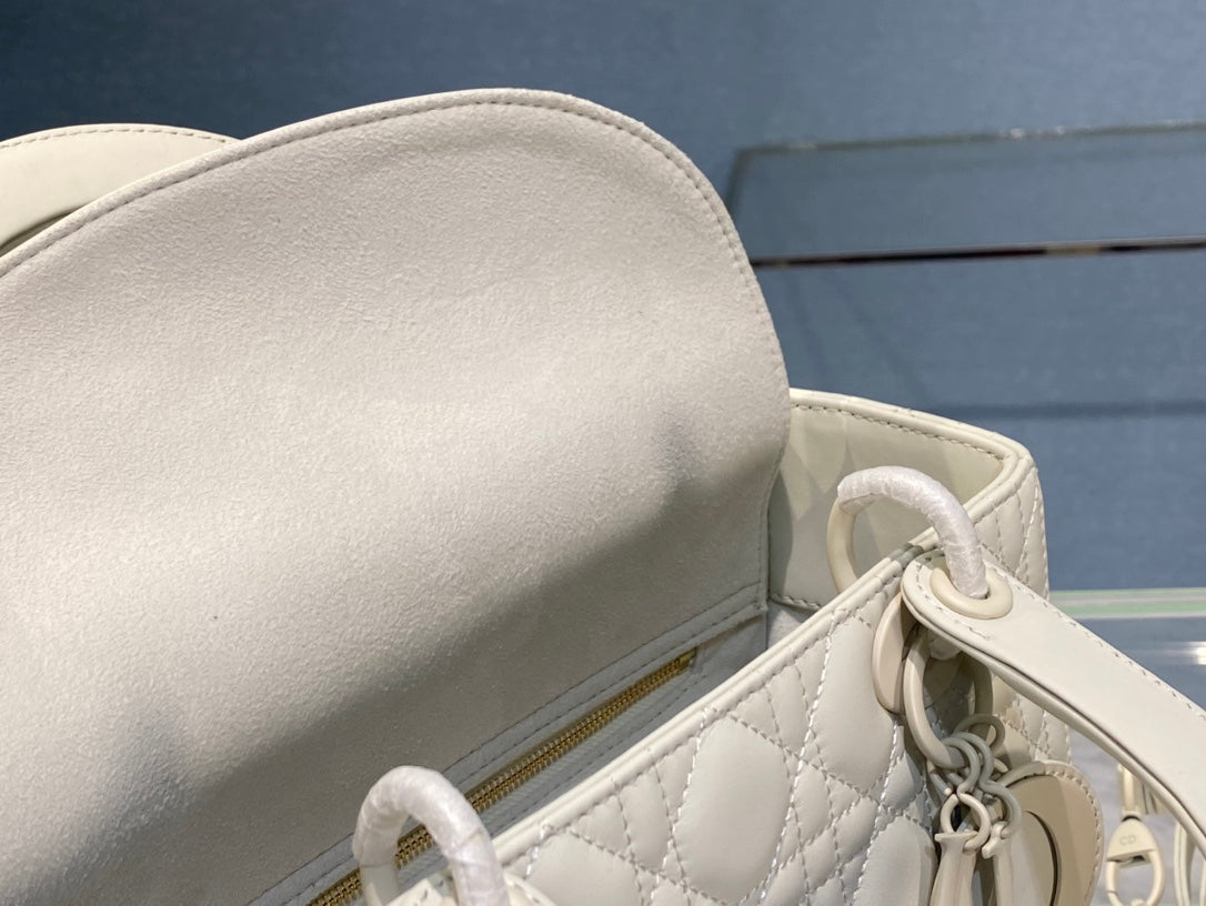 medium lady 24 matte white calfskin matte white hardware
