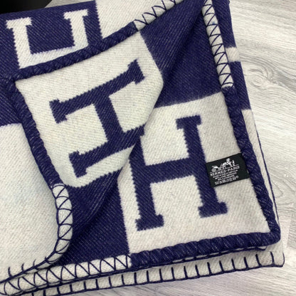 HM Avalon Throw Blanket Marine White Wool Cashmere