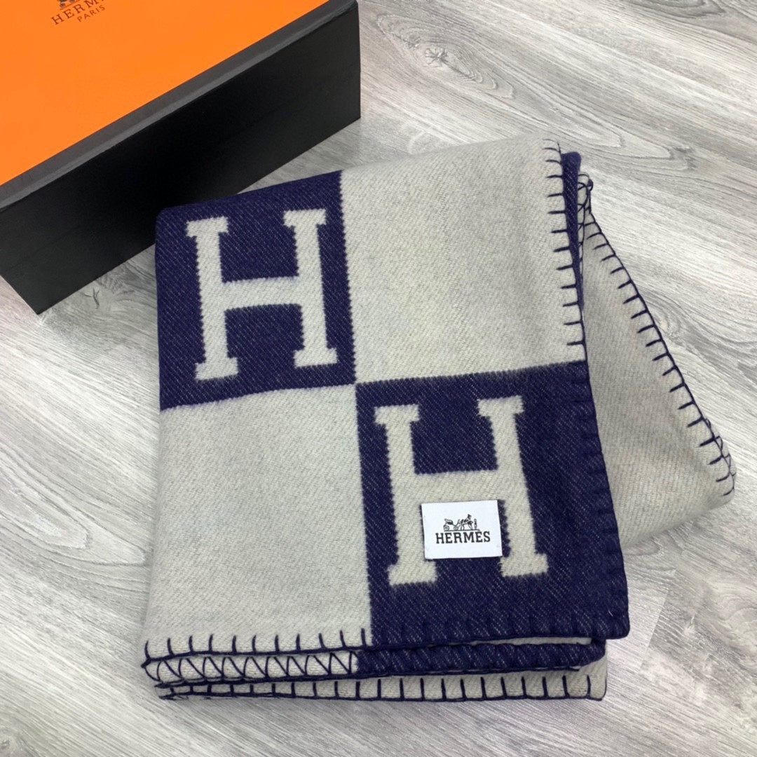 HM Avalon Throw Blanket Marine White Wool Cashmere