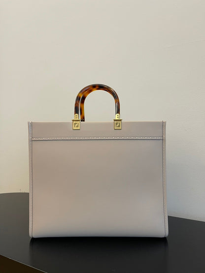 SHINE LARGE 35 TOTE IN BEIGE CREAM CALFSKIN