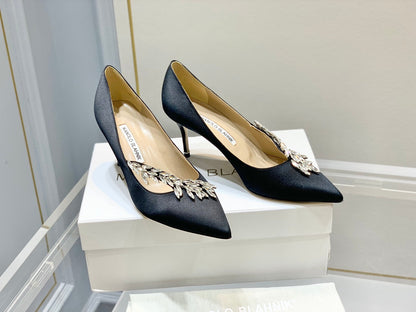 Manolo Wheat Ear Rhinestone High Heels Pumps Black Silk Fabric 327446