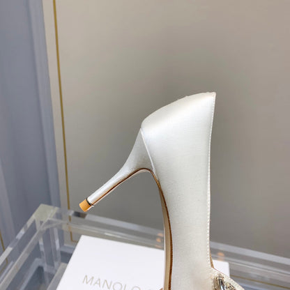Manolo Wheat Ear Rhinestone High Heels Pumps White Silk Fabric 327453
