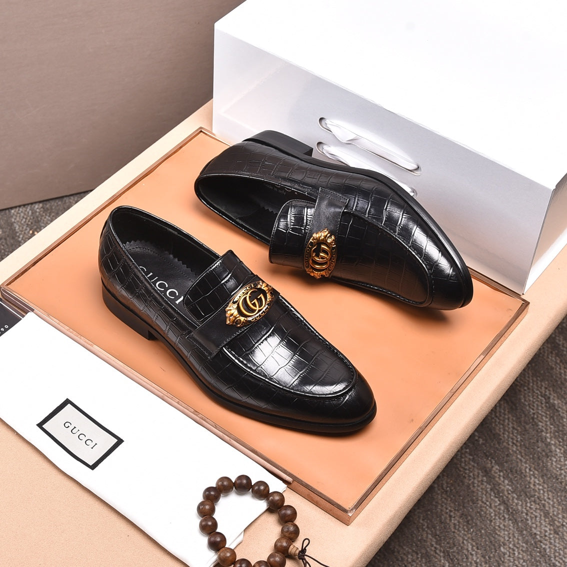 GG Men's Interlocking GG Loafer Black Cowhide 498783