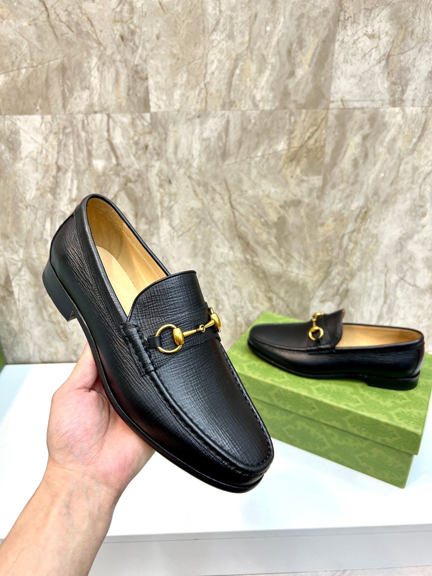 GG Men's Horsebit Loafer Black Cowhide 522561