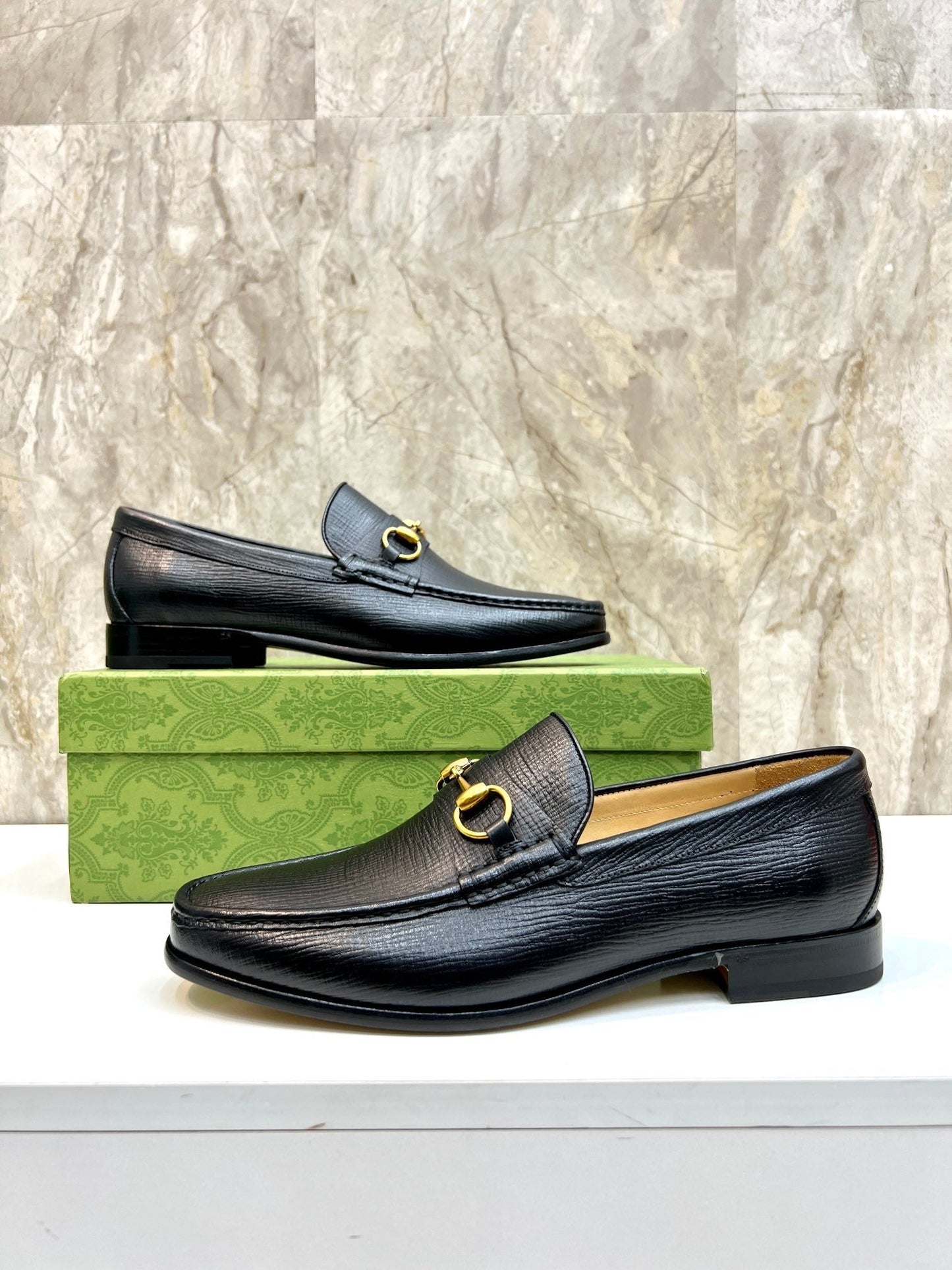 GG Men's Horsebit Loafer Black Cowhide 522561