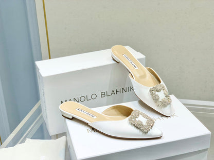 Manolo Buckle Flats Mules White Silk 327510