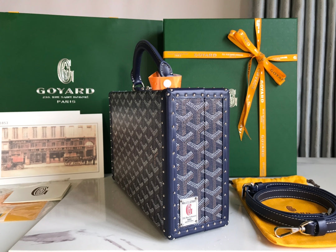GRAND HÔTEL TRUNK BAG 24 IN NAVY BLUE GOYARDINE CANVAS AND CALFSKIN