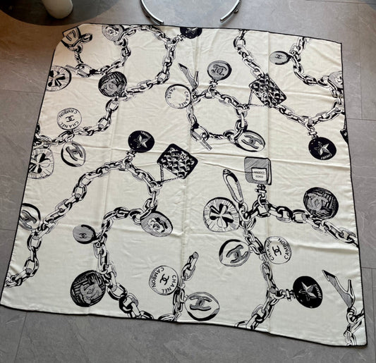 CC Square Scarf 140 CM In White Black Silk  421550