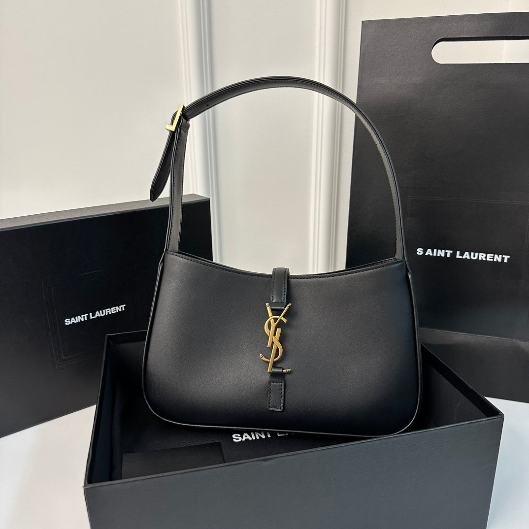 Le 5 a 7 24 Black Lambskin Ghw