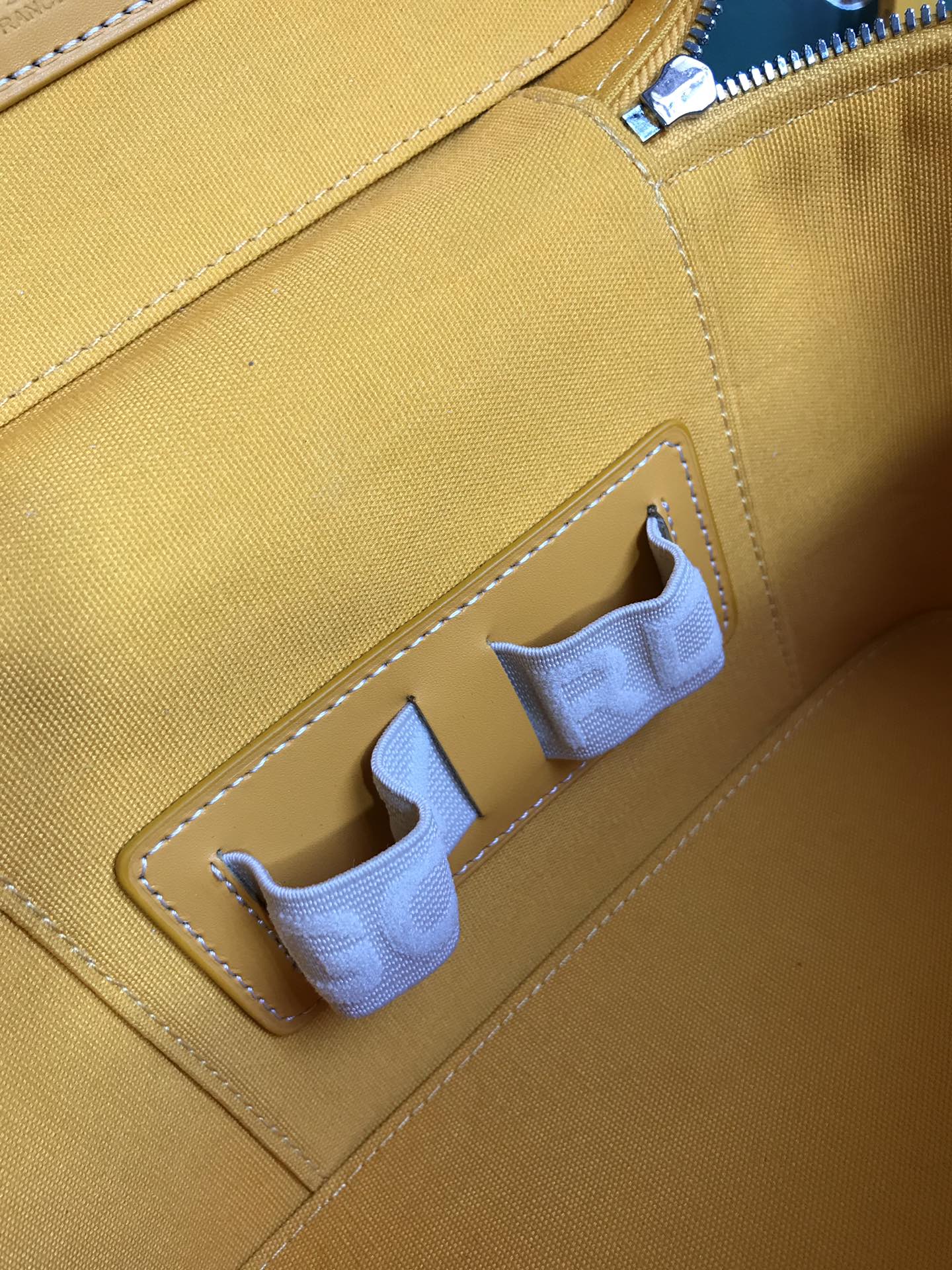 MUSE VANITY CASE 20 IN YELLOW GOYARDINE CANVAS