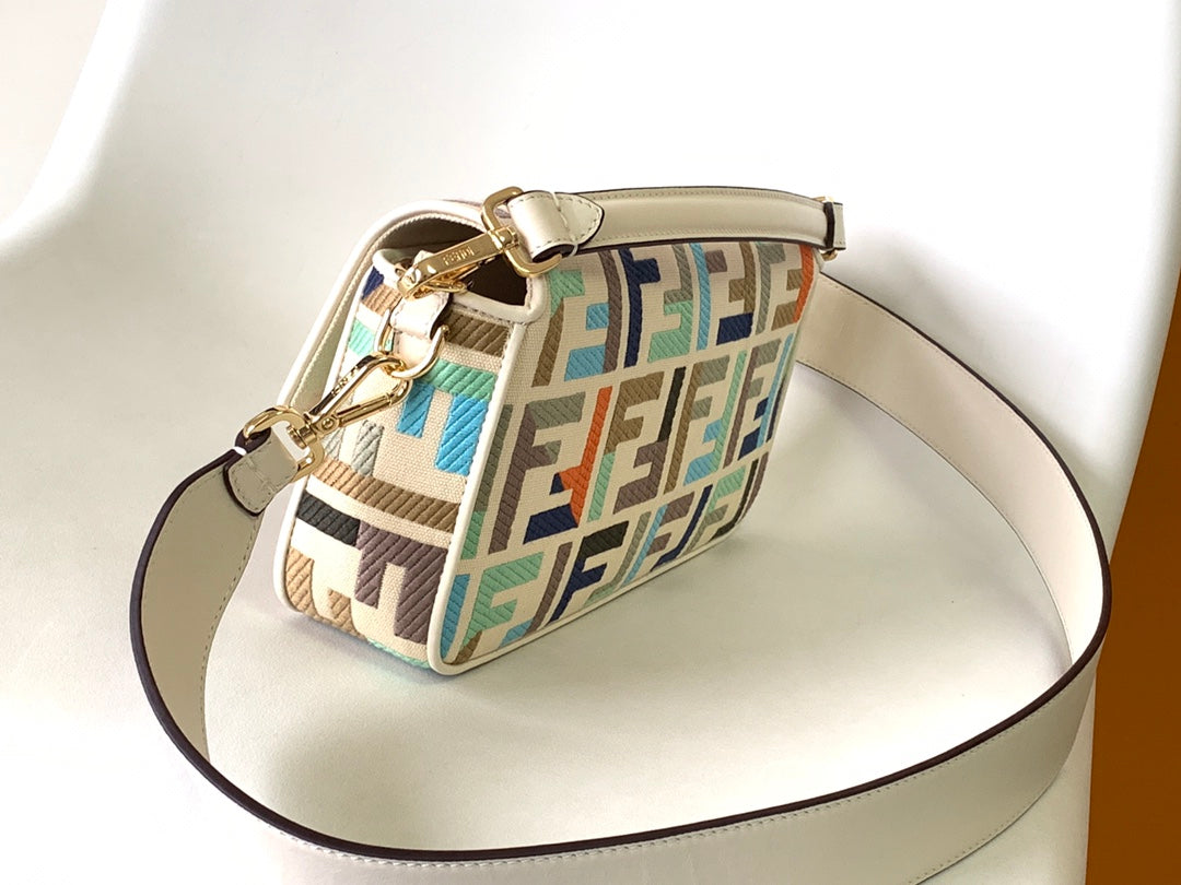 Fend Baguette White and Multicolour Canvas Bag 27 with FF Embroidery Ghw