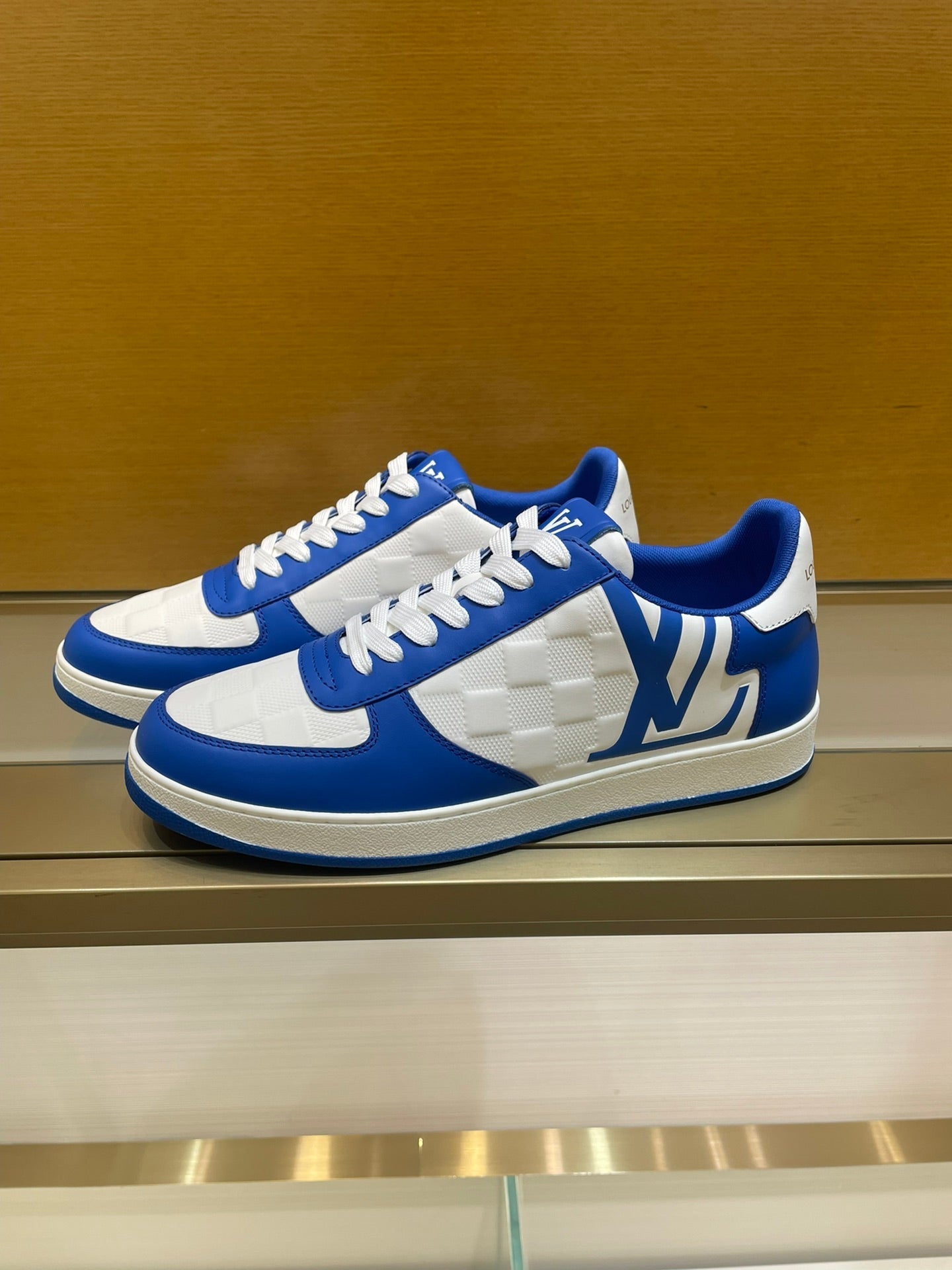 LV RIVOLI SNEAKER MEN BLUE WHITE