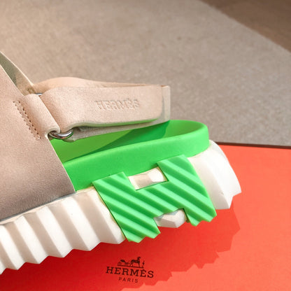 HM ELECTRIC SANDAL PARAKEET AND KHAKI SUEDE