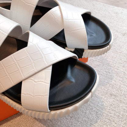 HM ELECTRIC CROCODILE MOTIF SANDAL WHITE CALFSKIN