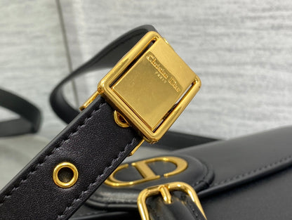 MEDIUM CD BOBBY 22CM BLACK CALFSKIN GOLD HARDWARE