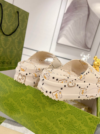 GC 25 Interlocking G 50mm Slide Sandal Monogram Beige Cowhide 292389