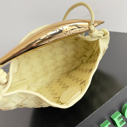 SARDINE 20 WITH CHAIN IN YELLOW CREAM LAMBSKIN