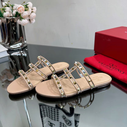 VT 25 Rockstud Flat Sandals Beige PVC Sheepskin