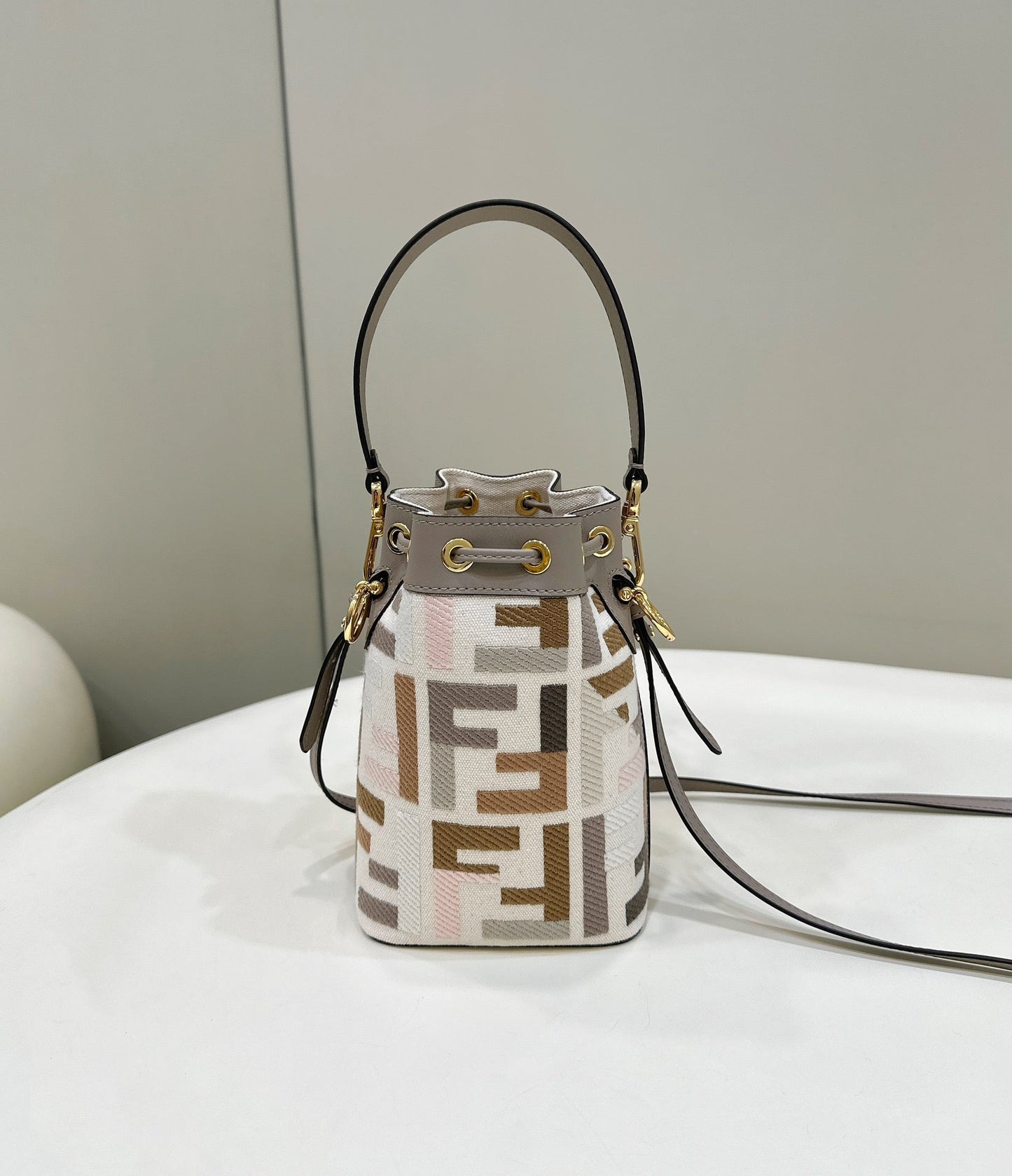 ff mon tresor bucket bag 18cm grey leather ff motif