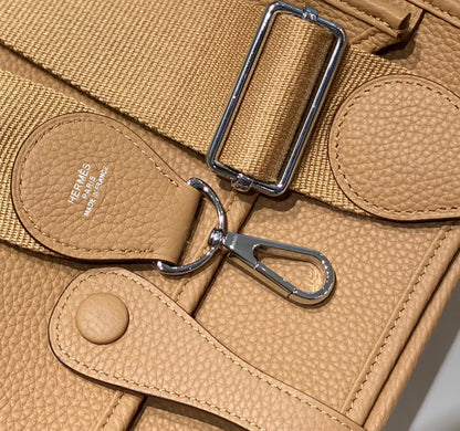Evelyne 29cm Togo Silver Hardware